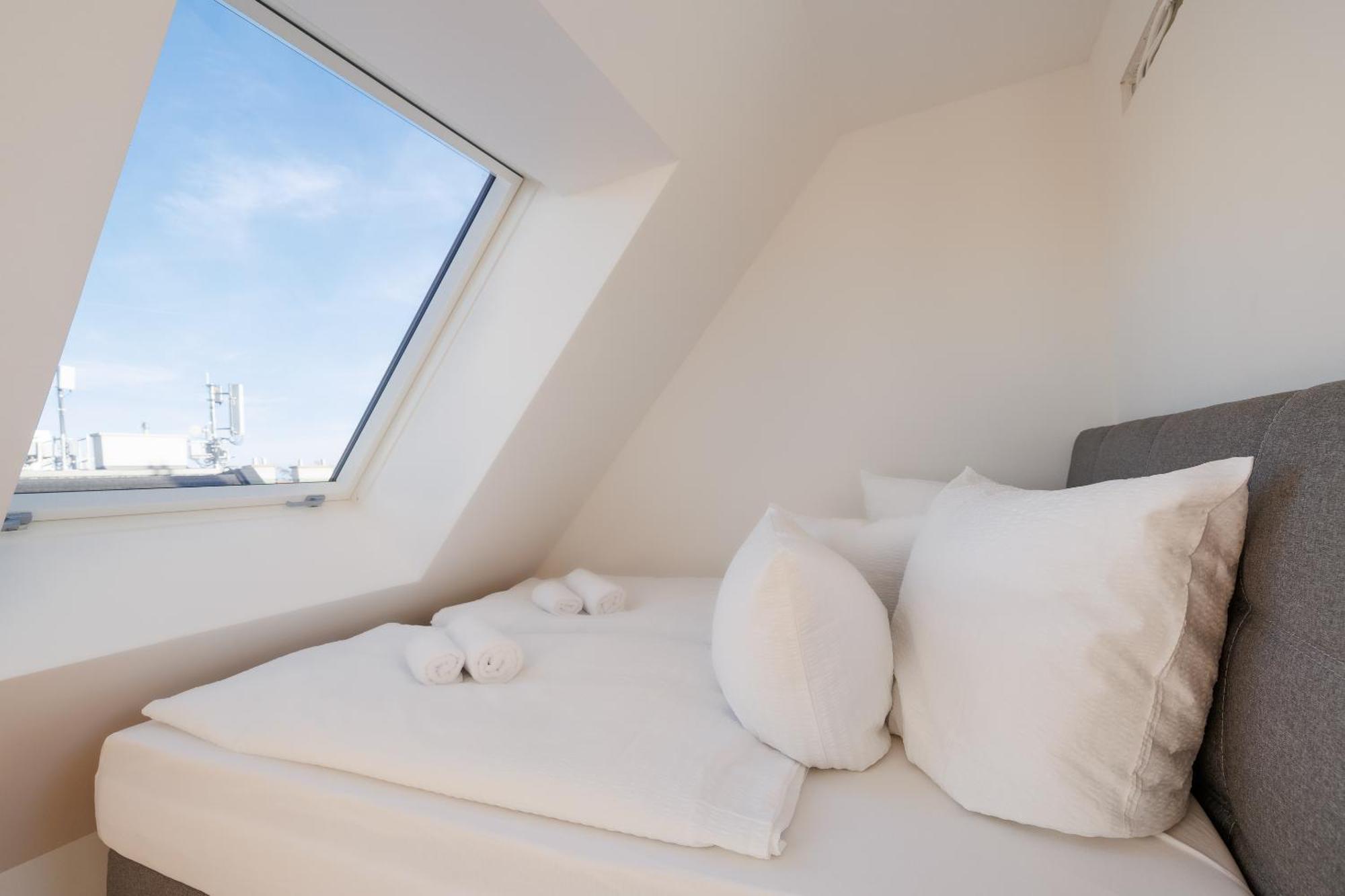 Symphony Apartments 40 - Modern Loft With Terrace And Grill In Central Location Vienna Exterior photo